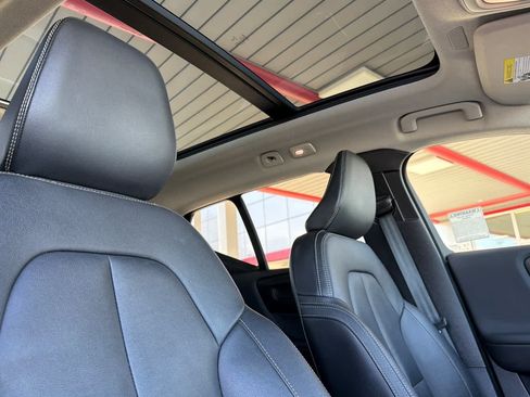 Used 2024 Volvo XC40 B5 Plus AWD/4WD image 18