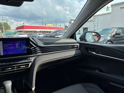 Used 2025 Toyota Camry LE FWD image 33