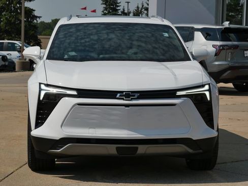 Used 2024 Chevrolet Blazer EV LT AWD/4WD image 2