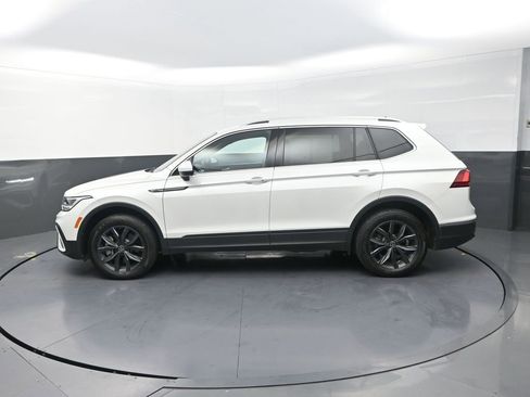 Used 2023 Volkswagen Tiguan SE AWD/4WD image 6
