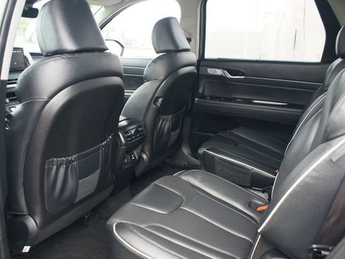 Used 2023 Hyundai Palisade Limited image 16