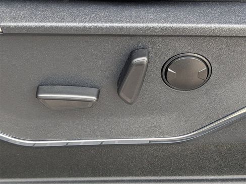 Used 2023 Ford F450 Lariat image 21