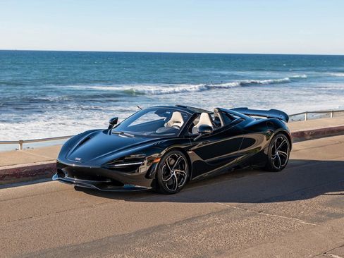 Used 2024 McLaren 750S Spider image 1
