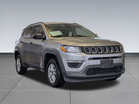 Used 2018 Jeep Compass Sport w/ Tech Group image 8