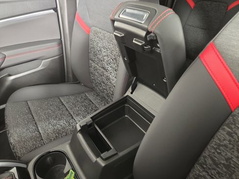 Certified 2024 Chevrolet Colorado Z71 w/ LPO, Dark Essentials Package image 29