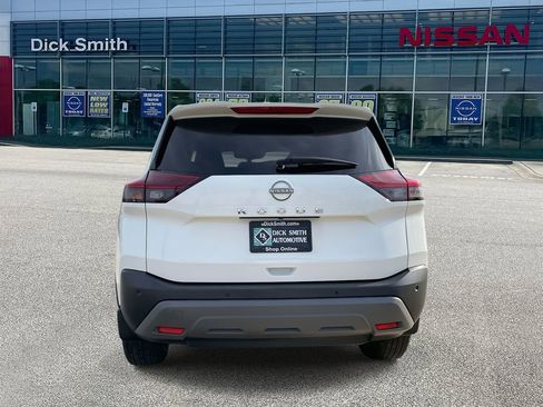 Used 2023 Nissan Rogue S image 5