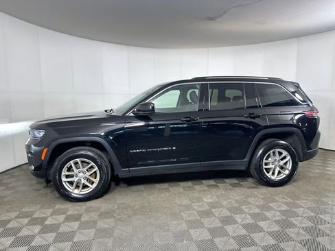 Used 2023 Jeep Grand Cherokee Laredo w/ Luxury Tech Group I AWD/4WD image 6
