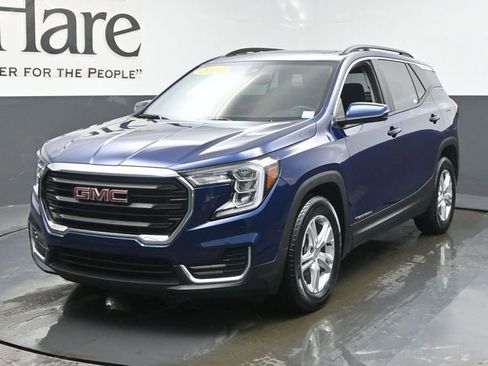 Used 2023 GMC Terrain SLE w/ Driver Convenience Package image 7