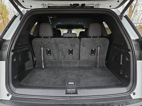 Certified 2025 GMC Acadia Elevation image 28