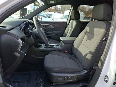 Used 2023 Chevrolet Traverse LT image 18