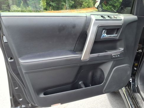 Used 2022 Toyota 4Runner Limited AWD/4WD image 18