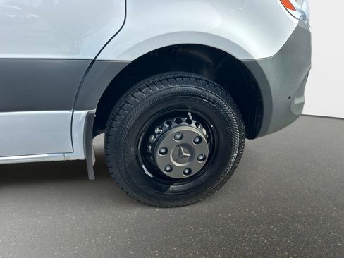 Used 2025 Mercedes-Benz Sprinter 3500 image 8