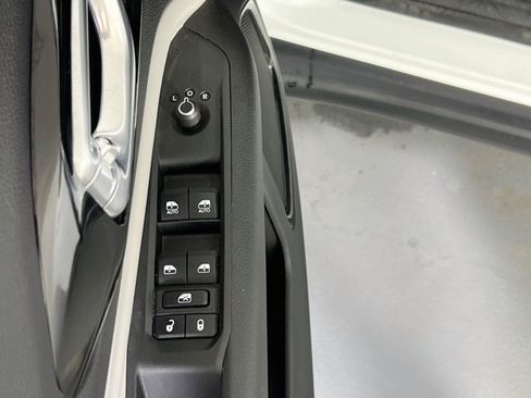 Used 2023 Jeep Compass Limited AWD/4WD image 17