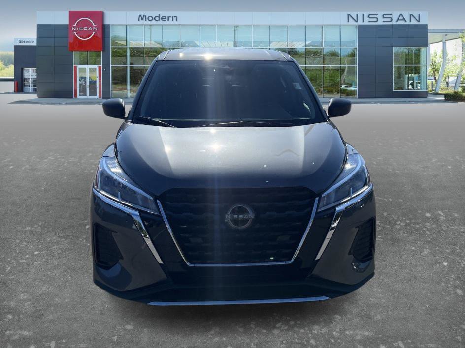 Certified 2025 Nissan Kicks Play S FWD image 2
