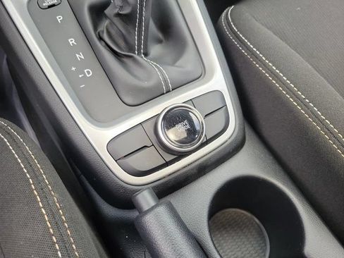 Certified 2023 Hyundai Venue SEL FWD image 28