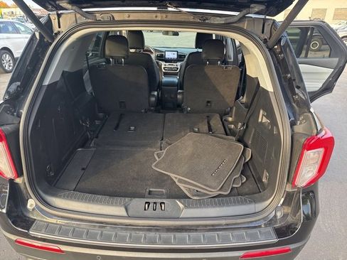 Used 2022 Ford Explorer XLT w/ Equipment Group 202A image 14