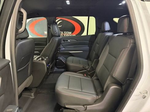New 2026 Chevrolet Traverse Z71 w/ Enhanced Driving Package AWD/4WD image 16