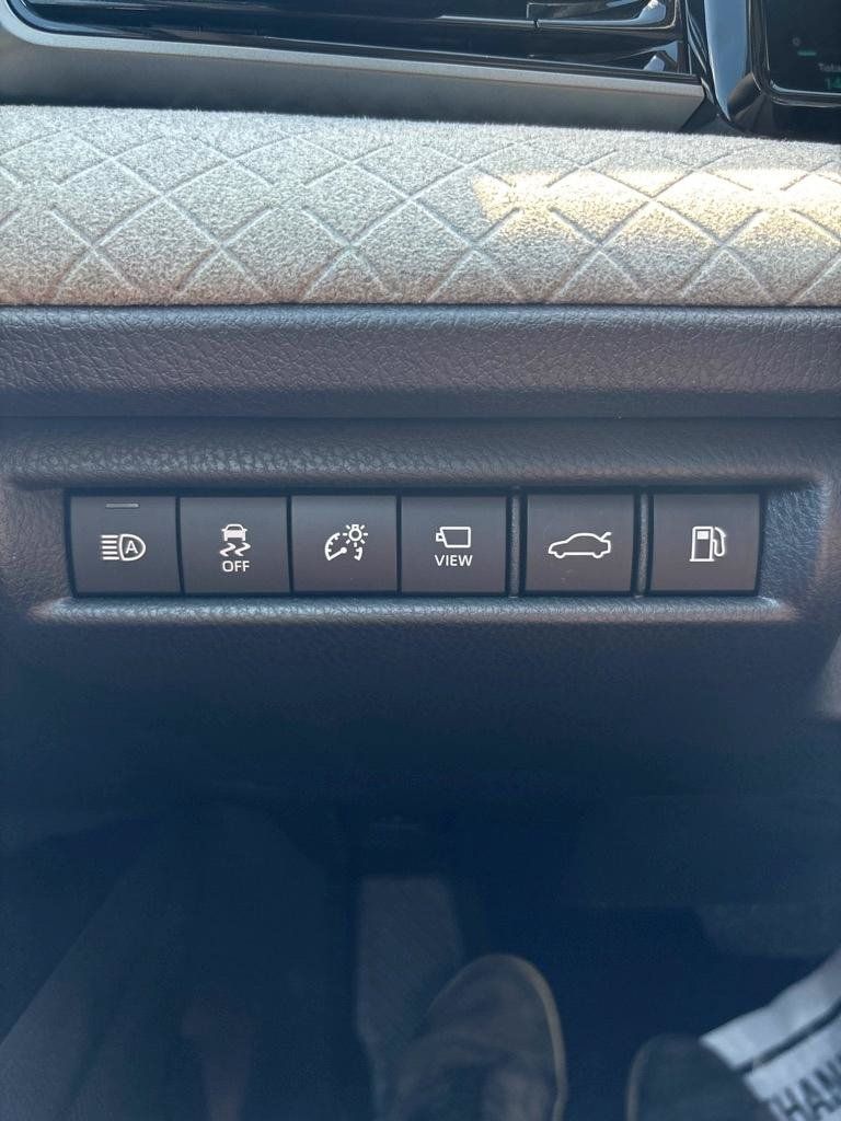 Used 2026 Toyota Camry XLE w/ Premium Plus Package FWD image 30