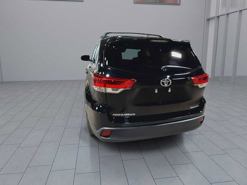 Certified 2019 Toyota Highlander XLE AWD/4WD image 7