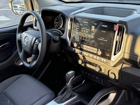 New 2025 Nissan Frontier SV w/ SV Convenience Package image 32