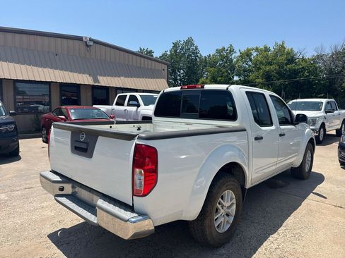 Used 2018 Nissan Frontier SV RWD image 4