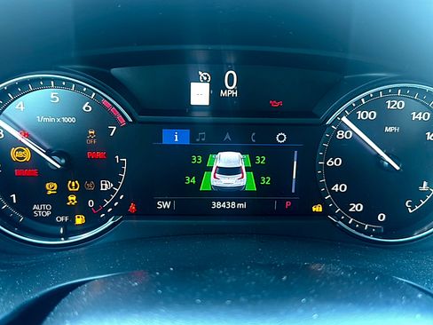 Used 2023 Cadillac XT4 Premium Luxury image 6