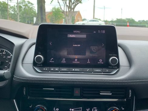 Used 2023 Nissan Rogue SL FWD image 16