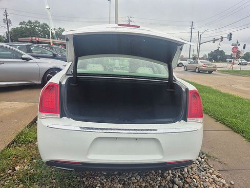 Used 2015 Chrysler 300 Limited w/ Driver Convenience Group AWD/4WD image 8