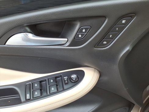 Used 2017 Buick Envision Essence image 25