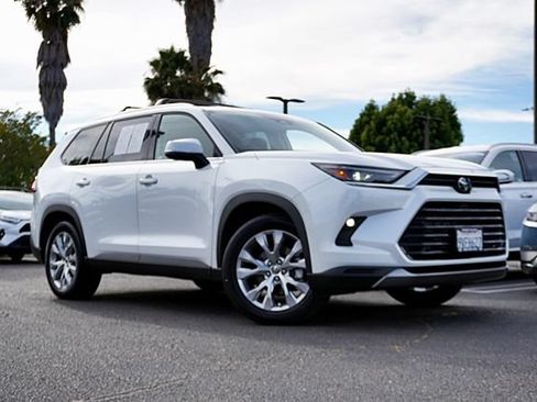 Used 2026 Toyota Grand Highlander AWD Hybrid image 2