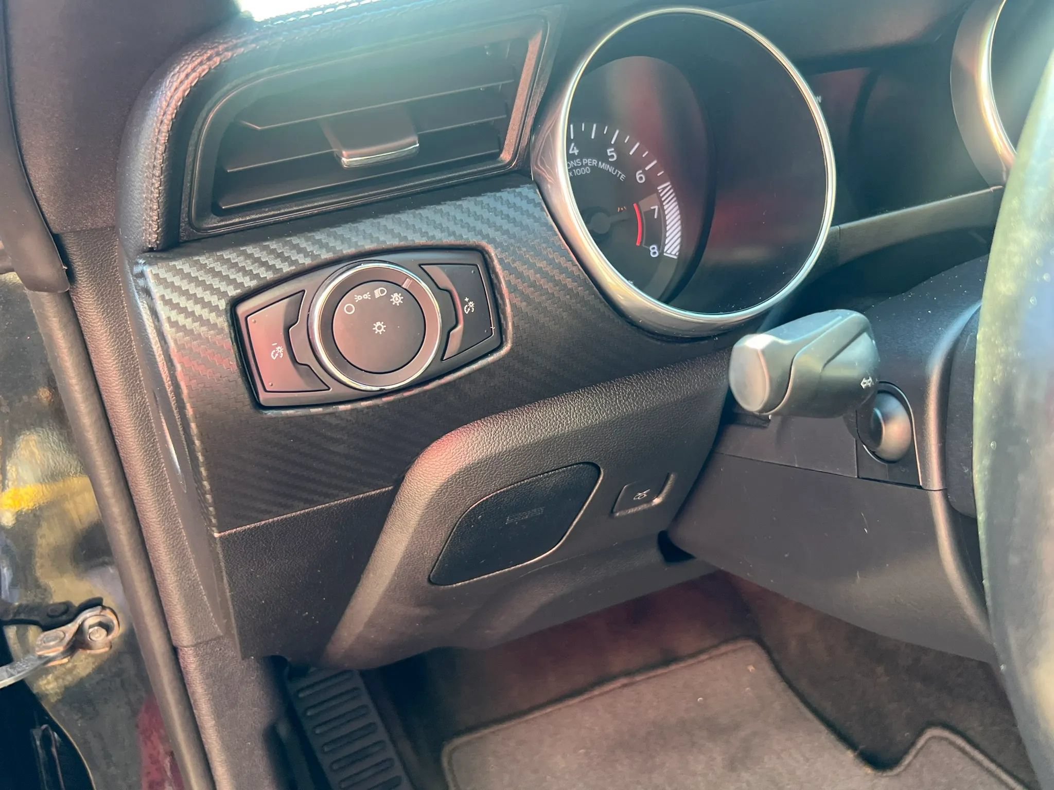 Used 2018 Ford Mustang Coupe RWD image 13