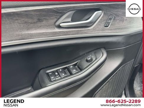 Used 2024 Jeep Grand Cherokee L Limited w/ Luxury Tech Group II image 14