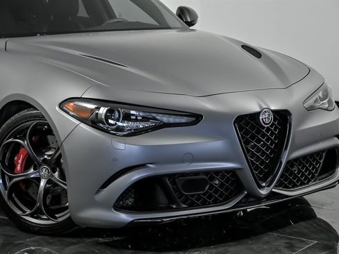 Used 2019 Alfa Romeo Giulia Quadrifoglio RWD image 2