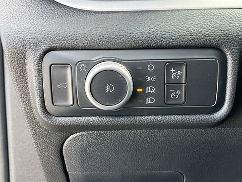 Used 2022 Ford Explorer XLT w/ Equipment Group 202A AWD/4WD image 10