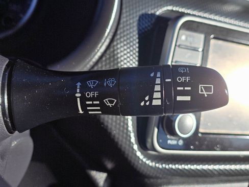 Used 2021 Nissan Kicks S image 22