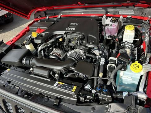 Used 2021 Jeep Gladiator Sport image 28