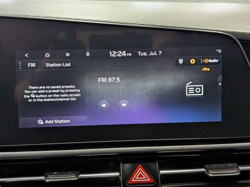 Used 2024 Kia Niro EX FWD image 23