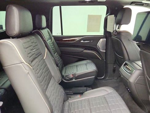Used 2023 Cadillac Escalade ESV Sport Platinum AWD/4WD image 27