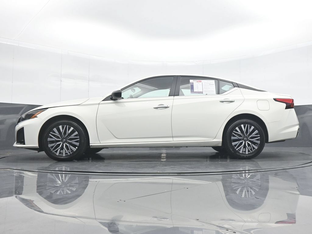 Used 2025 Nissan Altima 2.5 SV AWD/4WD image 27