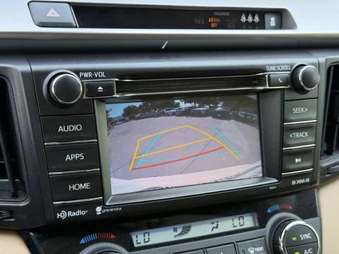 Used 2017 Toyota RAV4 XLE FWD image 18