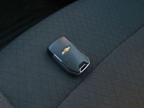 Used 2021 Chevrolet Silverado 1500 LT image 9