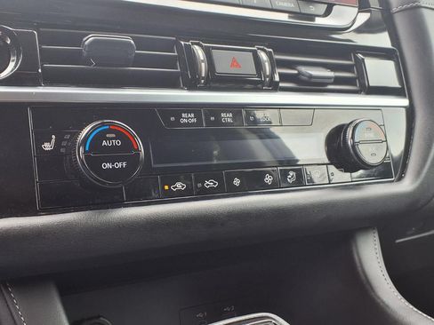 Used 2025 Nissan Pathfinder SV AWD/4WD image 8