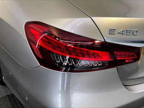 Used 2022 Mercedes-Benz E 450 4MATIC Sedan image 28