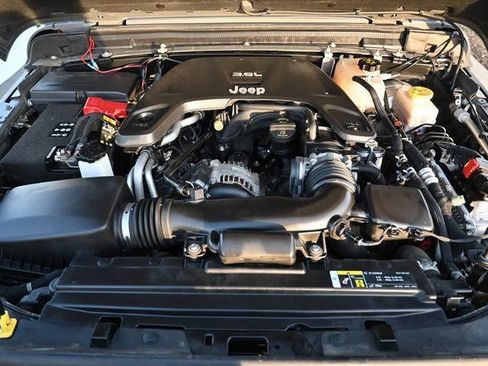 Used 2020 Jeep Wrangler Sport image 15