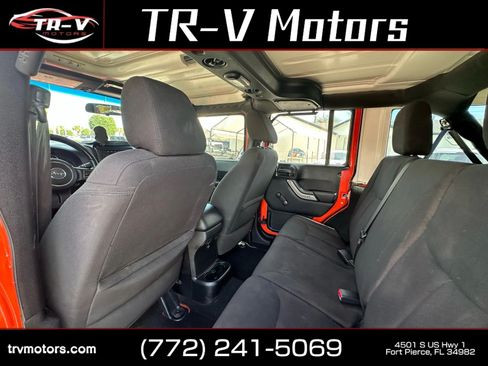 Used 2015 Jeep Wrangler Unlimited Sport w/ Connectivity Group AWD/4WD image 9
