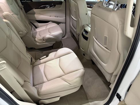 Used 2017 Cadillac Escalade Premium Luxury RWD image 46