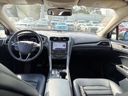 Used 2019 Ford Fusion SEL image 13