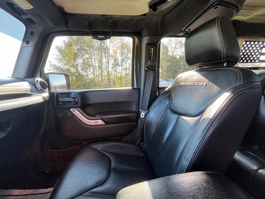 Used 2015 Jeep Wrangler Unlimited Rubicon AWD/4WD image 26