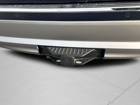Used 2023 Toyota Highlander Platinum image 16