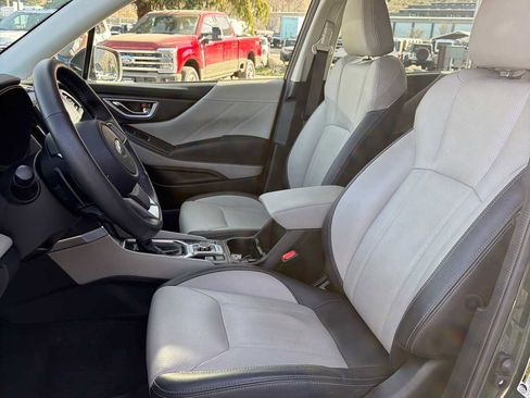 Used 2022 Subaru Forester Limited image 13